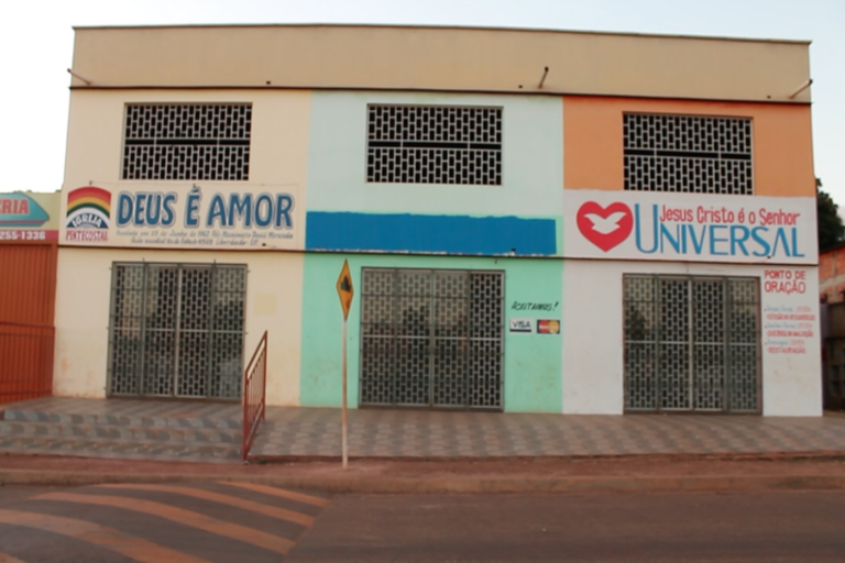 cartacapital's tweet image. O Bar do Araújo resiste e vira ponto turístico em Palmas, no Tocantins. Por Wanderley Sobrinho bit.ly/1eA3Ons