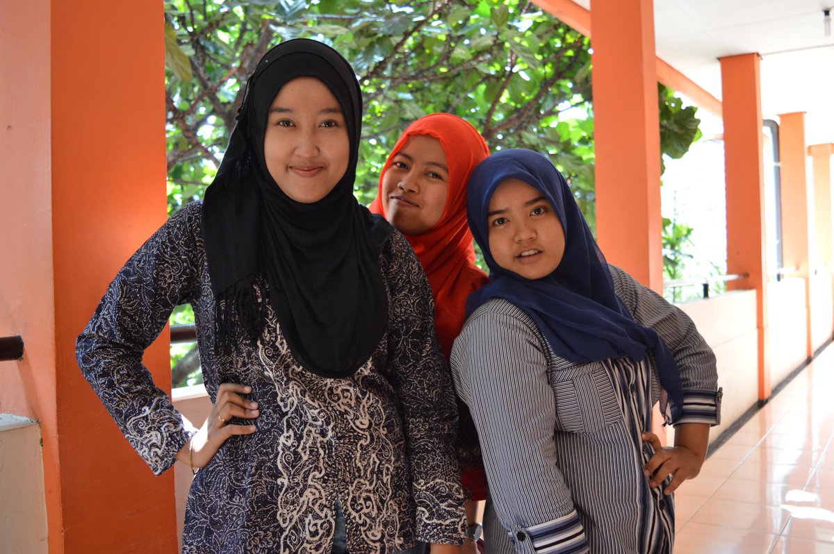 cency_cita's tweet photo. I like this ^,^
#besties #bekma #beautiful #likemodels
#campus #pre_serviceteacher #English http://t.co/Ad7Fl0c2G7