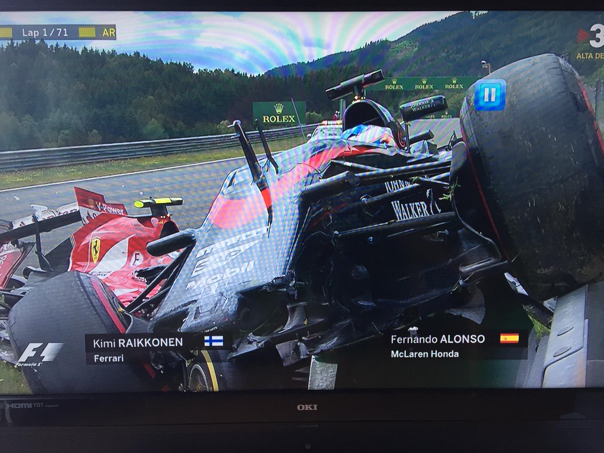 racefansdotnet's tweet photo. Can't park there, mate. http://t.co/rKSLtFEUPe #F1 #AustrianGP
