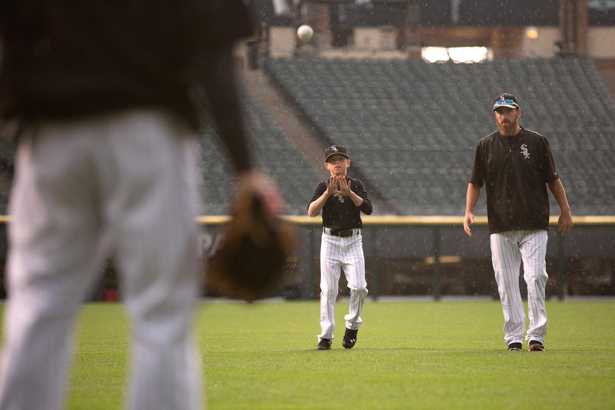 chicagotribune's tweet photo. When the Sox signed Adam LaRoche, they also brought on board his son, 13, aka the "26th man" http://t.co/lUiFN98iJG http://t.co/GKvLUpW2de