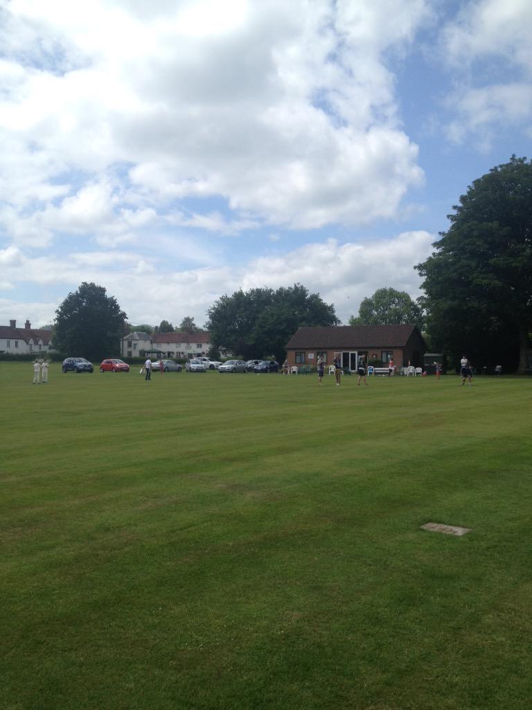 Liss_C_C's tweet photo. Club day is underway #cricketfamily http://t.co/wcbZfv0Hjb