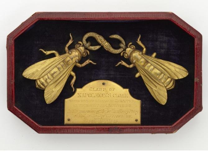 MrsSymbols's tweet image. My tweet of the week: Napoleon’s symbolic, bee-adorned coat clasp on.fb.me/hrcCPP #Waterloo200