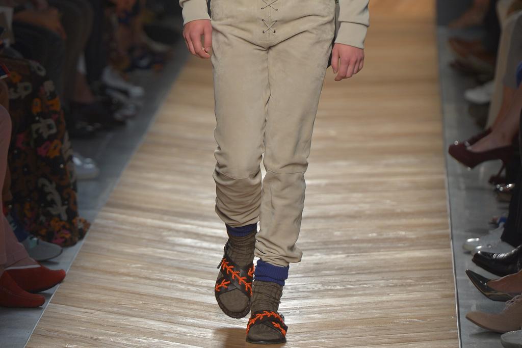 wwd's tweet image. Socks and sandals just got a stamp of approval from @BottegaVeneta #MFW : wwd.com/runway/mens-sp…