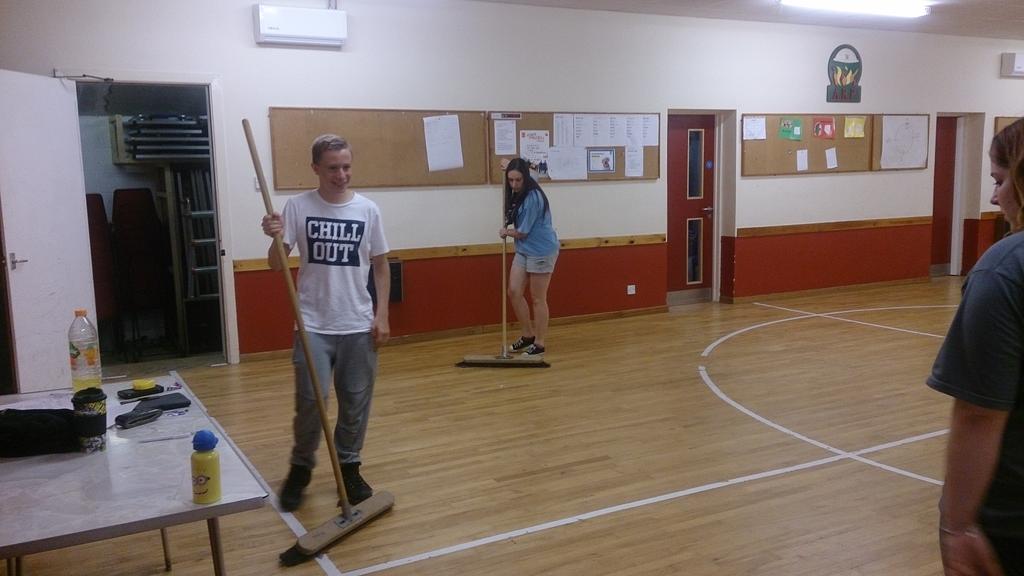Defaidsamurai's tweet photo. It must nearly be home time as it's the only time they all clean up! #japan2015 #defaidsamurai http://t.co/pNm6oJCj4P