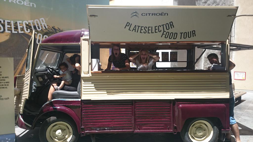 Vamos, que nos VAMOOOOS!! #citroenfoodtour #bebealvolante #peligrosamentebellas
