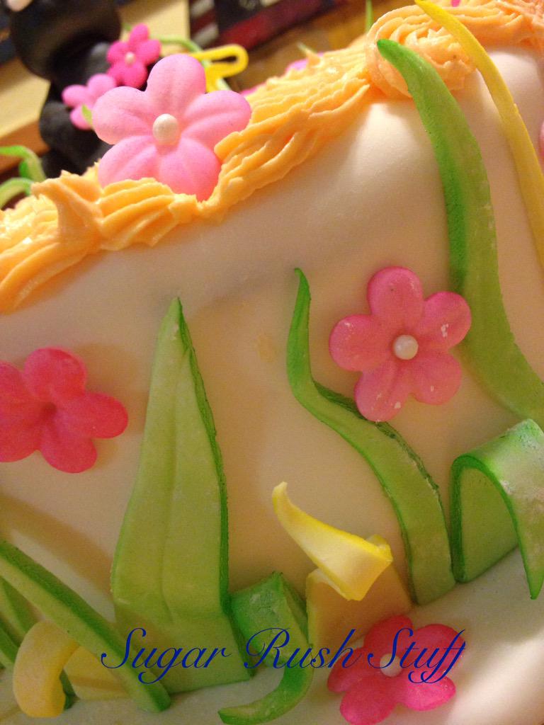 SugarRushStuff's tweet photo. #kitty #kittycake #cake #fondant #fondantflowers #birthday #birthdaycake by #SugarRushStuff http://t.co/VHo8QKSKno