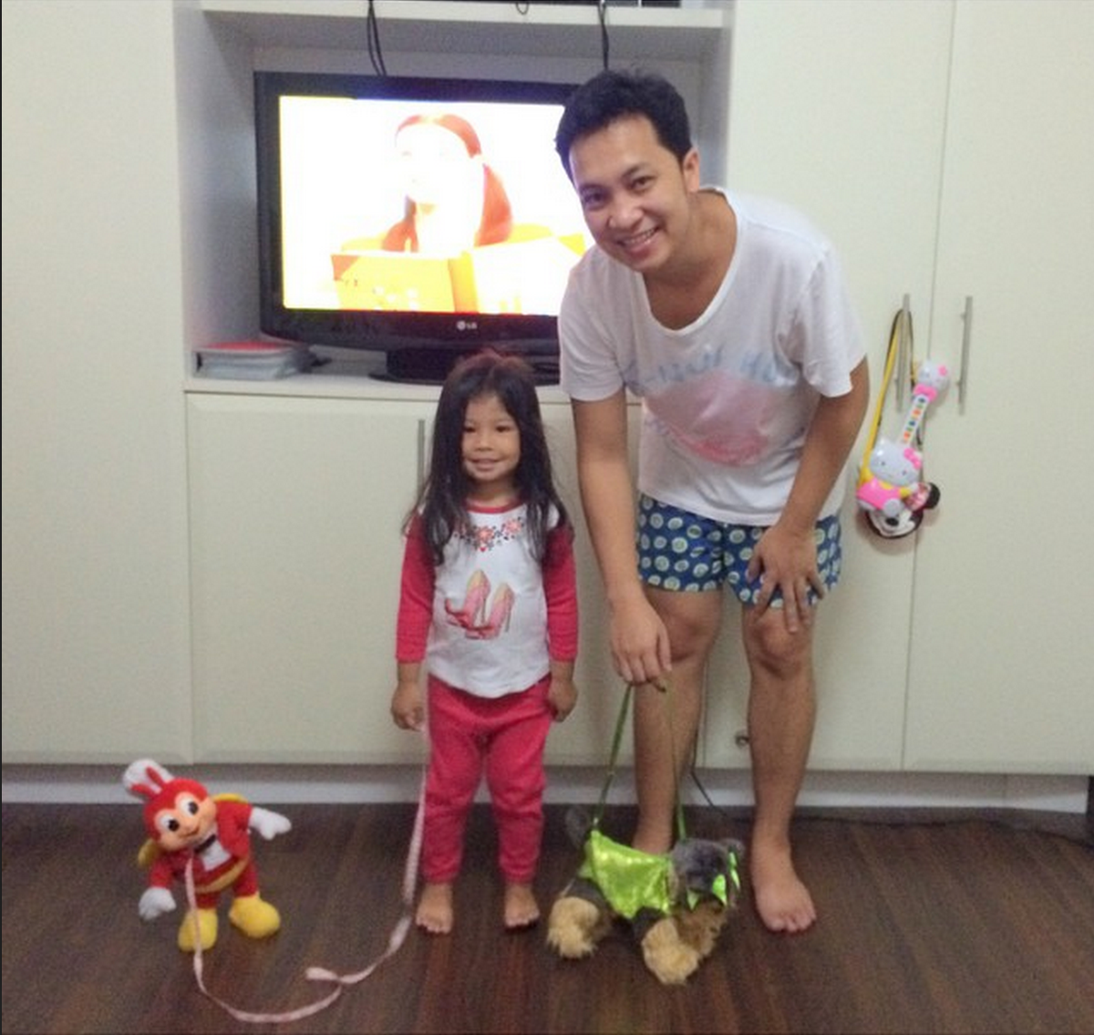 PoochieandCo's tweet photo. Happy Father's Day to all the Dads out there! http://t.co/95d2AVi3HI