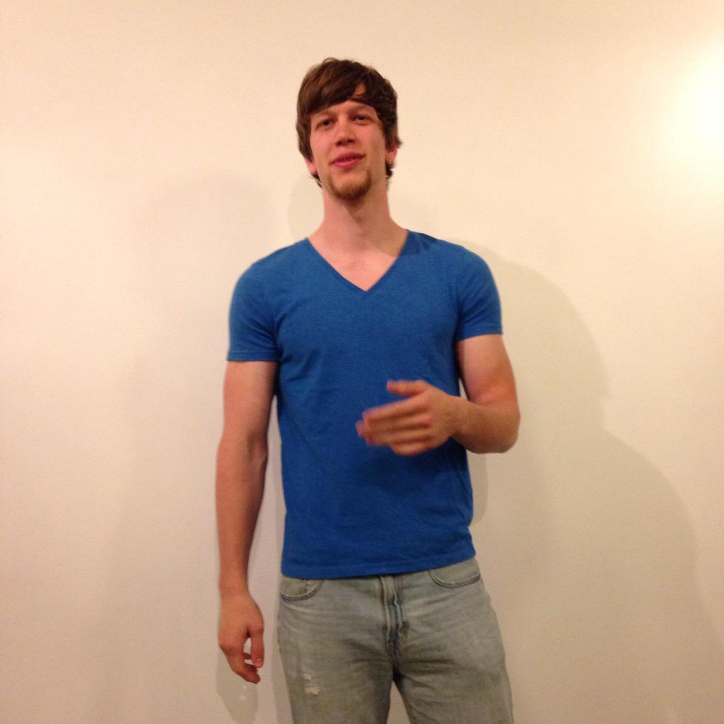 PersonSingular's tweet photo. Our featured teller @Jacob_Myers ! Great story, keep them coming. http://t.co/87jHfZq2T3