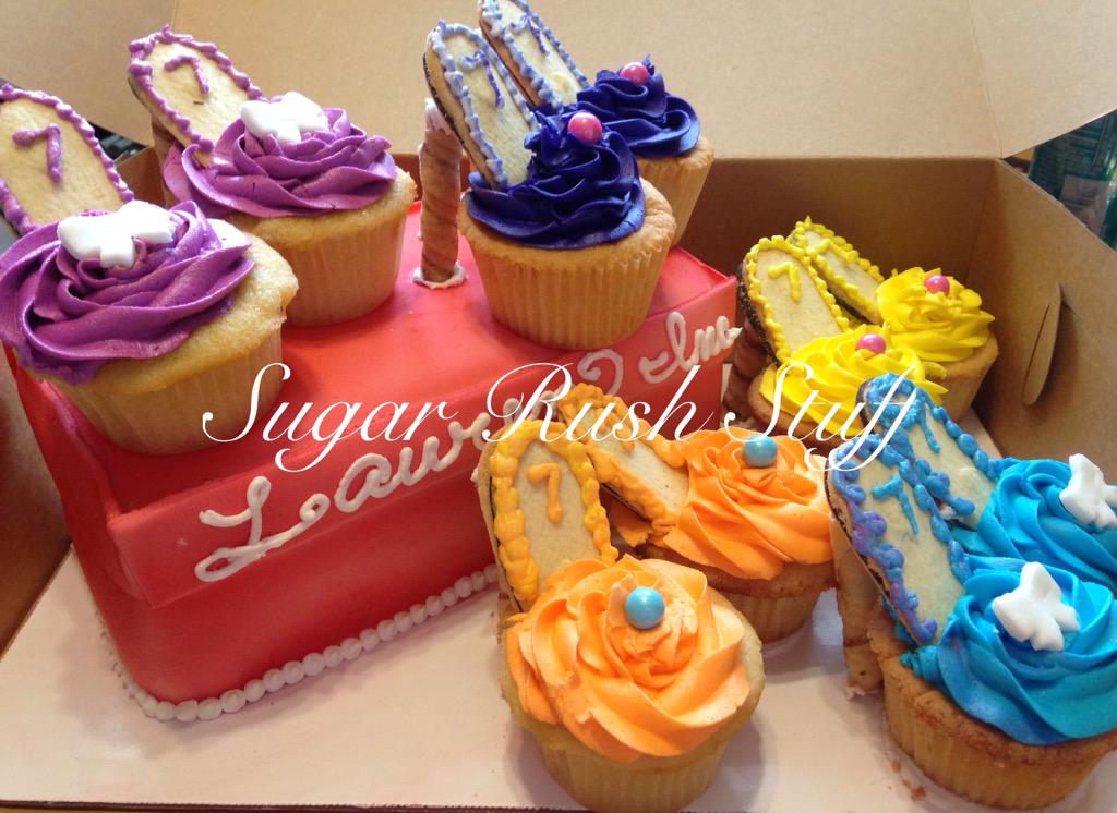 SugarRushStuff's tweet photo. #highheelcupcakes #shoeboxcake #birthdaycupcakes #birthdaycake #highheels #highheelcake by #SugarRushStuff http://t.co/v8uHbDzEOS