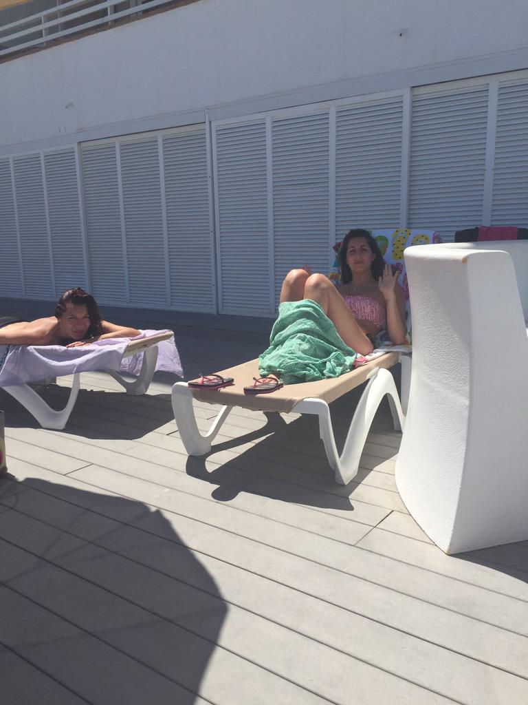 emmajlocky's tweet photo. @SolWaveHouse please could we have a menu at the back 🙏 http://t.co/fbzy9dLQUf