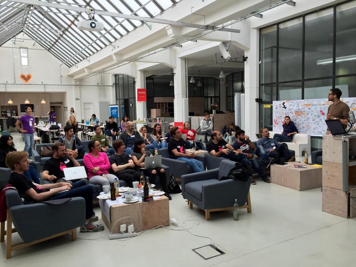 Datarella's tweet photo. Presentation Time #wdh15 http://t.co/ZJOYsJvaRE