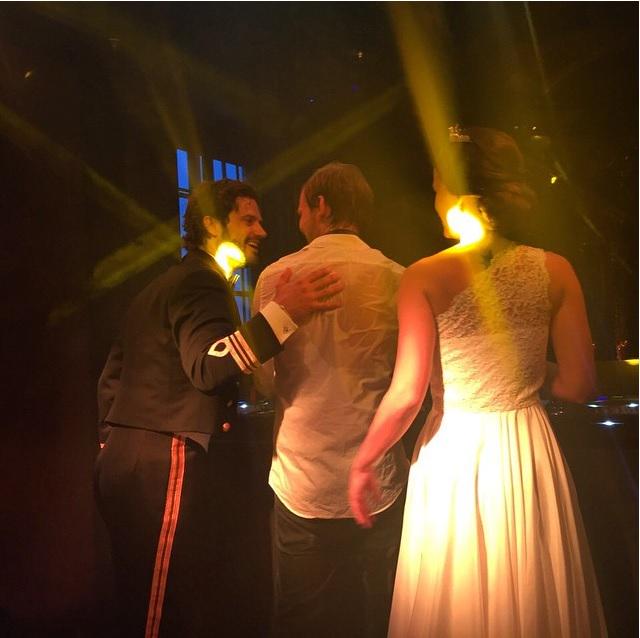 AviciiAr's tweet photo. En La Boda Real De Suecia :D @Avicii ♥ http://t.co/2Hdu8FjfEo