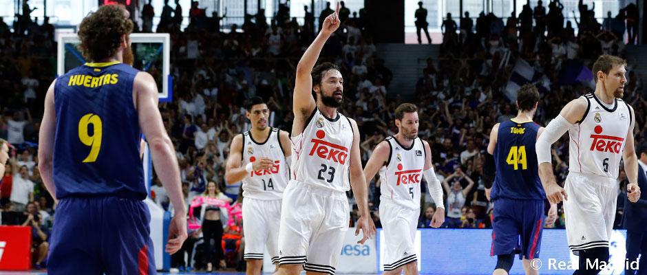 RMBaloncesto's tweet photo. 100-80: Exhibición del Real Madrid y a una victoria del título. http://t.co/HarFGvEcqw #HalaMadrid http://t.co/RO6X44ptoA
