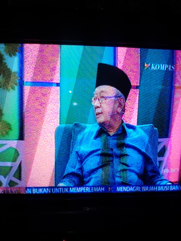 Sasmi_ra's tweet photo. Watching @Gus_Sholah @KompasTV now.. http://t.co/oafreuMAN0