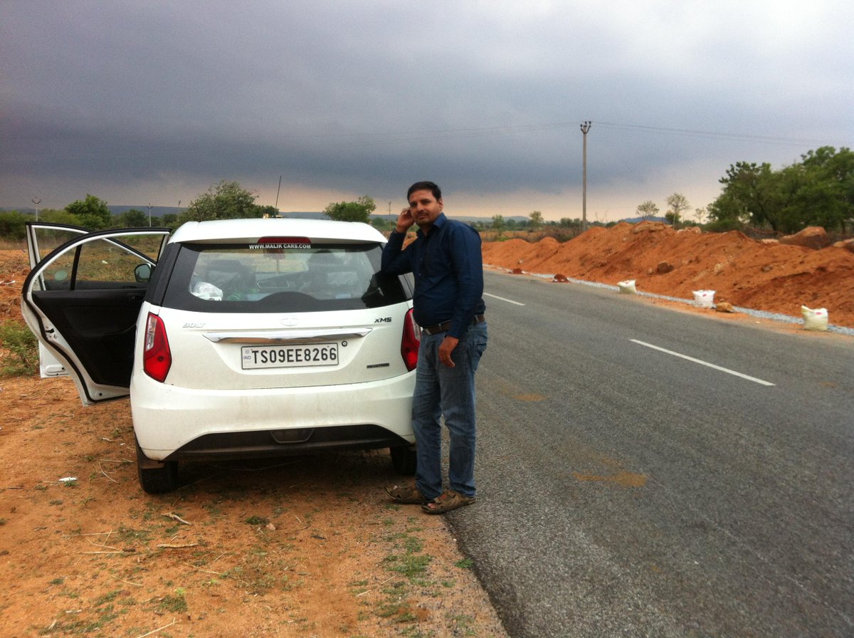 Giridhar_Siri's tweet photo. @TataCompanies #FotoFriday With my beauty @TataBolt <3 #GetSetBolt http://t.co/4blmuH3NRb