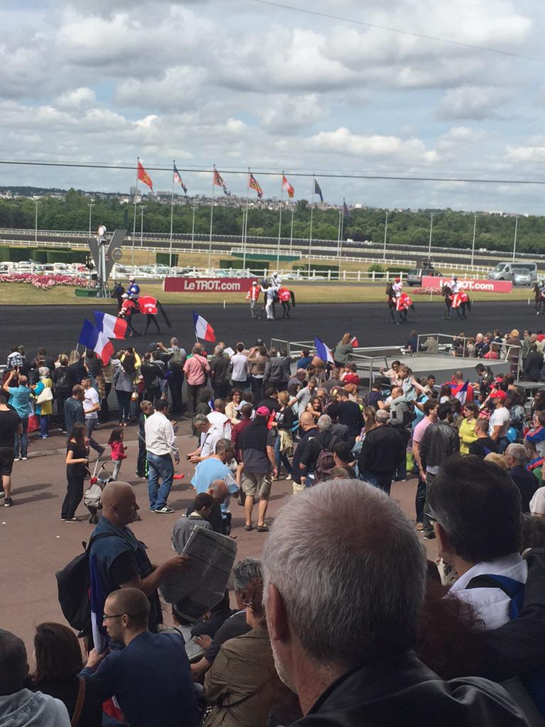 essymac83's tweet photo. Group one Montes at Vincennes #tunespumping #longwalk
taxi home @jmaclean22 ?? http://t.co/SqsWgKdCVt