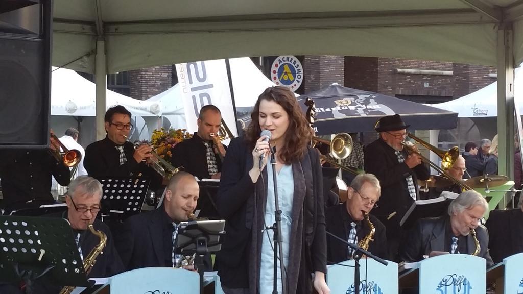 LindaVaan's tweet photo. Gezelligheid bij @Culinair2015 http://t.co/QnejsWo967