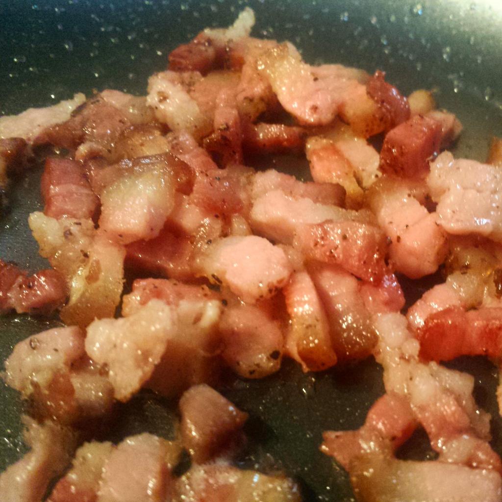 <a href="/RUready4Wood/">Lee Wood</a> <a href="/WeeRascal/">Del Sneddon</a> Well on it's way to crisping up!  Good old <a href="/buongiornodeli/">Buongiorno Italia</a>, get down there Lee!