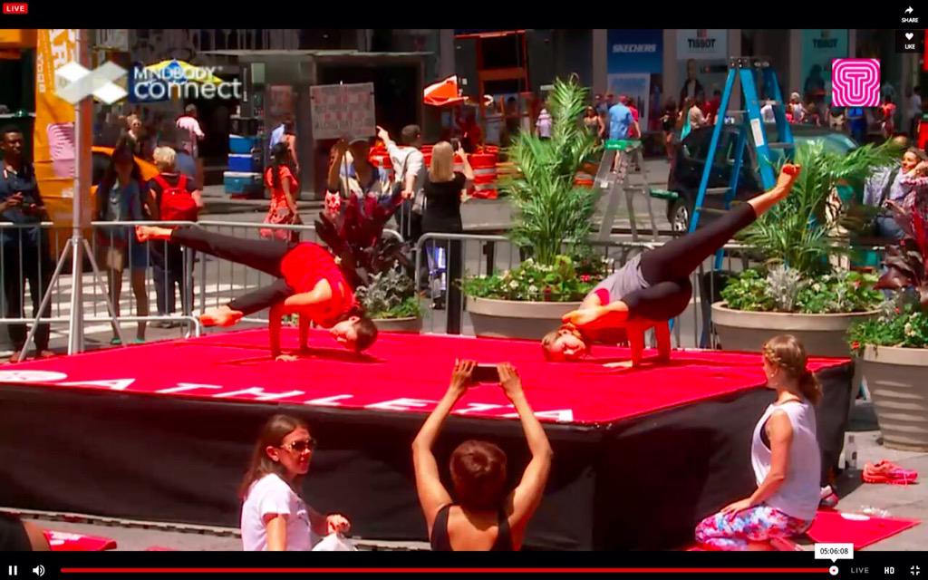 breakfastcrmnls's tweet photo. Showing @TimesSquareNYC @Athleta some #breakti! @StralaNYC thanks for teaching me this move! @sashayoga #SolsticeTSq http://t.co/pRQIw57XNW