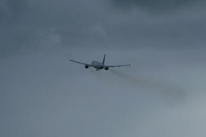 belfastairport's tweet photo. United passengers praised during stopover @united  http://t.co/uoJ3QPPKZO http://t.co/znX6aLZQVG