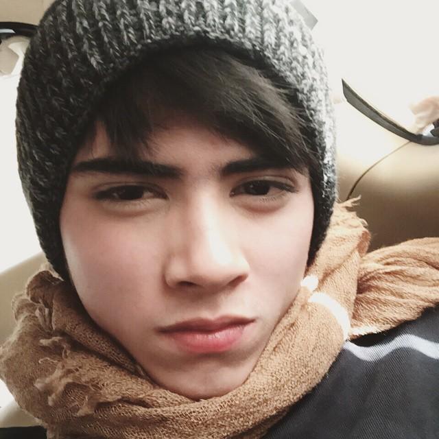 aliando_lovers's tweet photo. Selamat malam😘 @aliando26 @alysyarief @yhiyie23__ http://t.co/h9k2Q2dEGV
