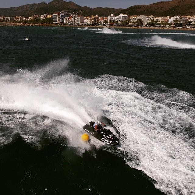 BCNSkyFilms's tweet image. @steracing @panoramanautico #steracing #genroses #barcelonaskyfilms #barcelonasummer #jets… ift.tt/1K4iE2J