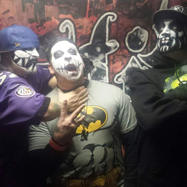 scrubbin717's tweet photo. New Years Evil 7 hell of a fucking show ! ! http://t.co/q4N6aAMWTm