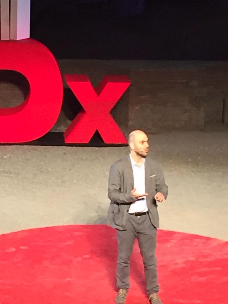 _WinstonWolf's tweet photo. #TEDxPompeii A sorpresa interviene anche @robertosaviano http://t.co/aUoX3gj04Z