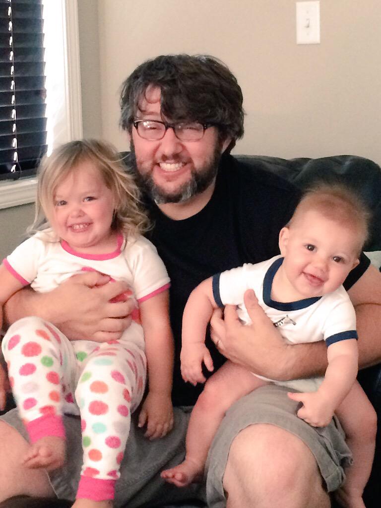 elliectricity's tweet photo. Happy Daddy Day! http://t.co/4CIG61eld5