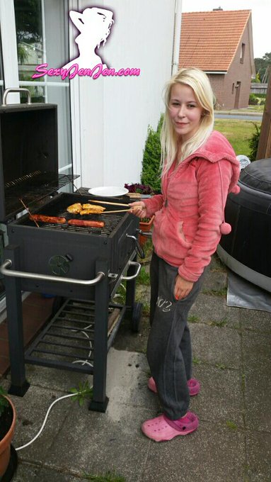 Selbst ist die Frau ;) http://t.co/lxt6ax4ejc<a href="/tag/selfie"class="tags"><span>#selfie</span></a><a href="/tag/model"class="tags"><span>#model</span></a><a href="/tag/beach"class="tags"><span>#beach</span></a><a href="/tag/webcamgirl"class="tags"><span>#webcamgirl</span></a><a href="/tag/baywatch"class="tags"><span>#baywatch</span></a><a href="/tag/visitx"class="tags"><span>#visitx</span></a>