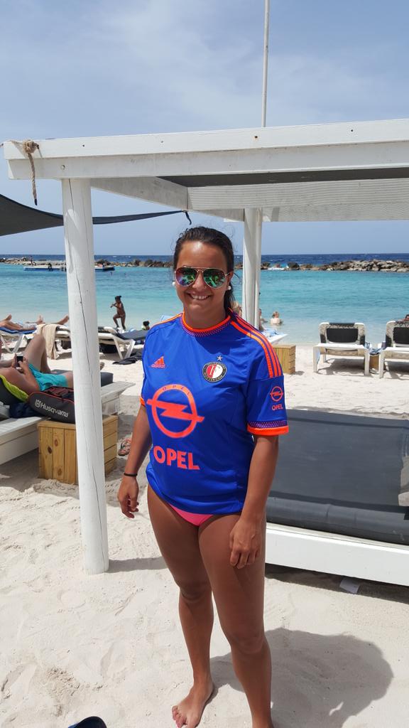 HulyaKemner's tweet photo. FEYENOORD IS OVERAL!! #CURACAO @feyenoord_tweet http://t.co/4Z0nEstEpm