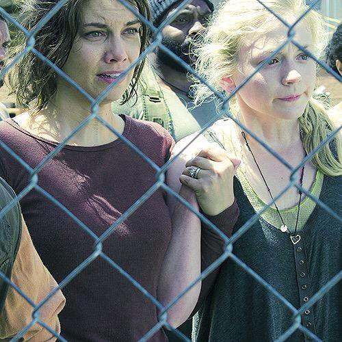 BellaRosexo321's tweet photo. Happy Fathers Day to our #WalkingDeadDads 
Hershel- Maggie and Beth
Rick- Carl and Judith 
Ryan- Lizzie and Mika
💘💗💖💕 http://t.co/3joqPOX5Gk