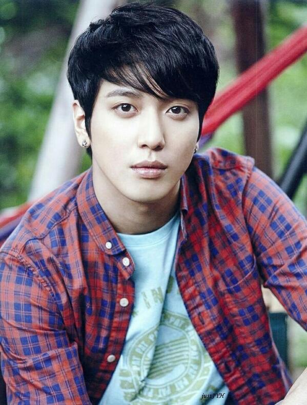 TheDramaKorea's tweet photo. Selamat ulangtahun Jung Yonghwa 22 Juni 1989! #HappyYonghwaDay http://t.co/OKoApPHAIO