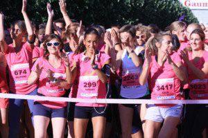 EN IMAGES - Elles étaient 4.000 à s'élancer à la Sénartaise <a href="/LaRep77/">La Rep</a> @agglosenart #Lieusaint larepublique77.fr/2015/06/20/en-…