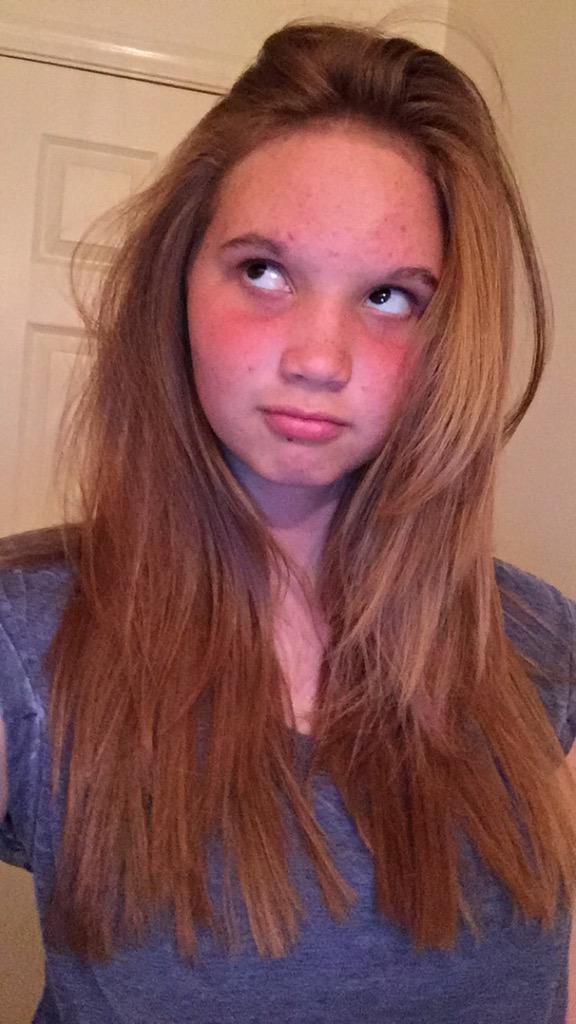 jillianernest's tweet photo. Tried to take a nice selfie ๐
#freshnewdo ๐๐ผ๐๐ผ http://t.co/dNKhBgq0u5
