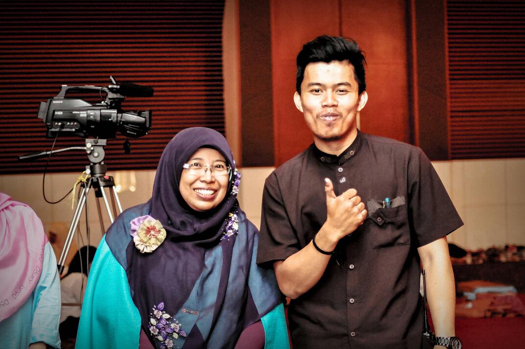 Akan selalu ada Matahari yg terang setelah badai datang menerjang.. *Terima Kasih Alloh*  (pesan bunda kurnia)