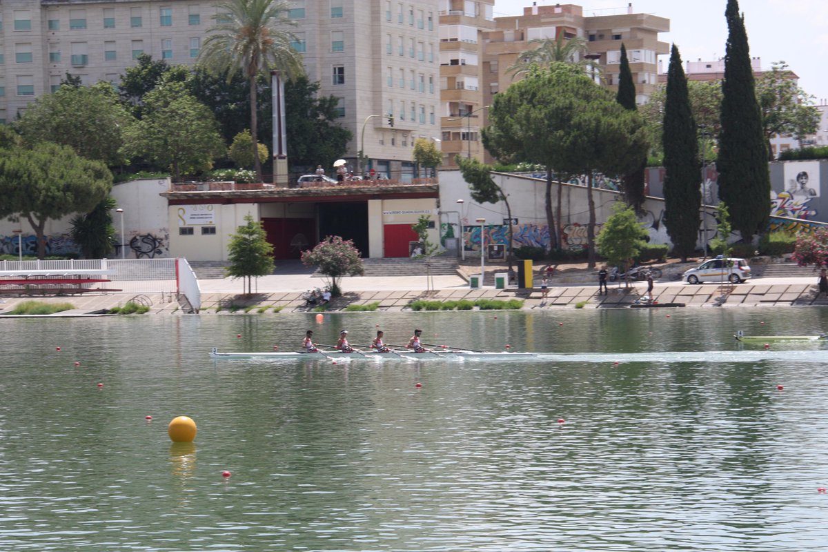 BeltranHidalgo's tweet photo. Campeones de España con el Club de @Guadalquivir86  de fondo!!! http://t.co/uYJaEPu5qk