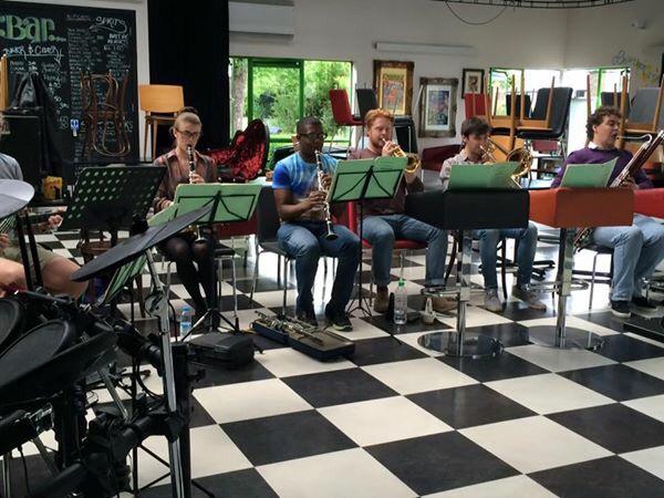 The_Millfield's tweet photo. #BugsyMalone rehearsals at #MillfieldTheatre today with @StMonicaPlayers - opens Wed 24 Jun #EntertainmentInEnfield http://t.co/zxC0zc3AyP