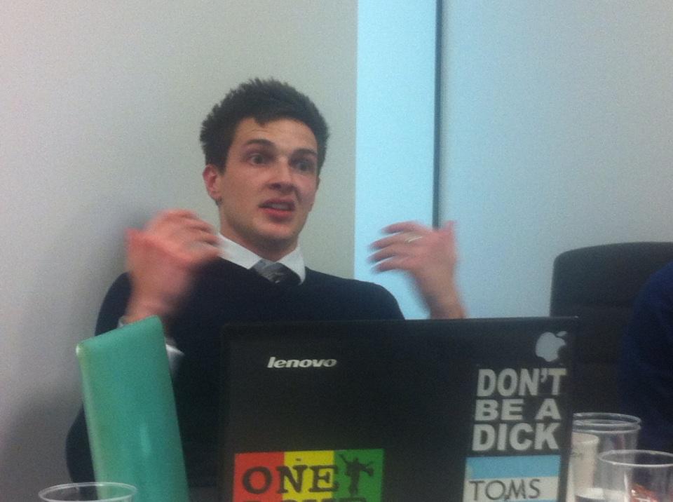 HQwitter's tweet photo. Chief Executive Talker, Dan in full flow....#3dsgravity http://t.co/puOcbo1uSa