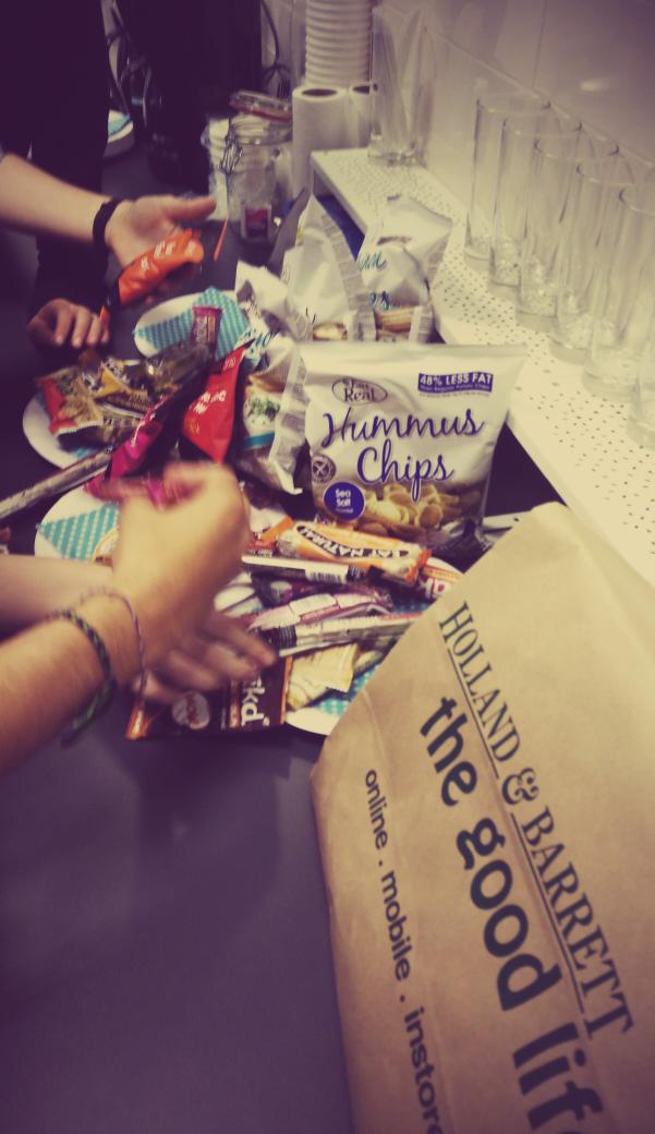 gravitycentres's tweet photo. Pre-pitch #healthy snacks went down a treat! Thanks again for sponsoring @Hbgrafton :) #3dsgravity @3DSDublin http://t.co/wixhHNjgTm