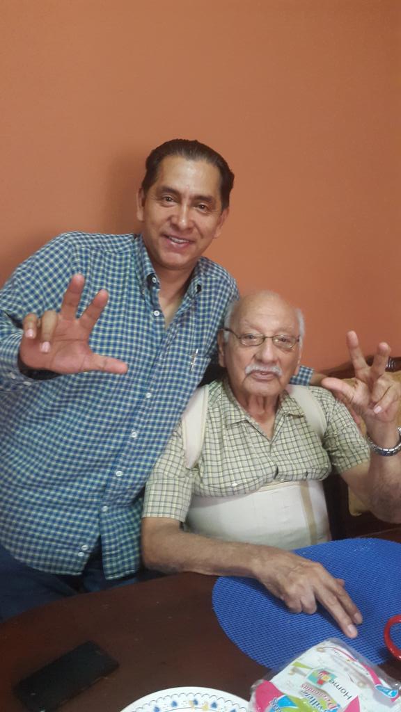 LucioGutierrez3's tweet photo. Feliz día a todos los padres del mundo. Gracias a Dios mi padre sanito @3Gilmar @SusyGutierrez3 @csolorzano3 http://t.co/dKoXQzpBk8
