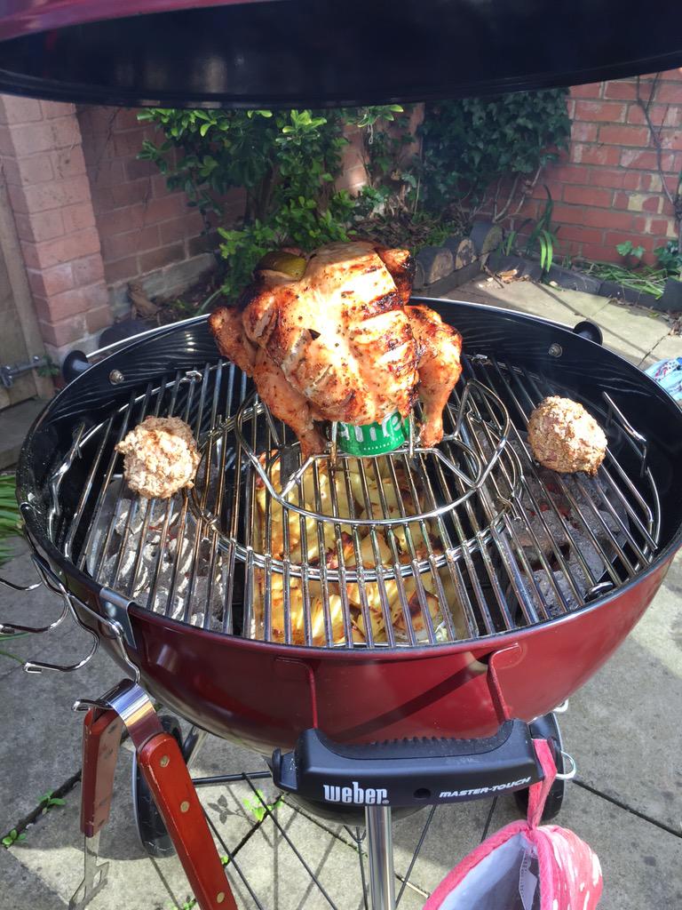 nayomie87's tweet photo. @weberchefdan  first attempt at your beer can chicken and Scotch eggs!! http://t.co/8OWrF2N1fL