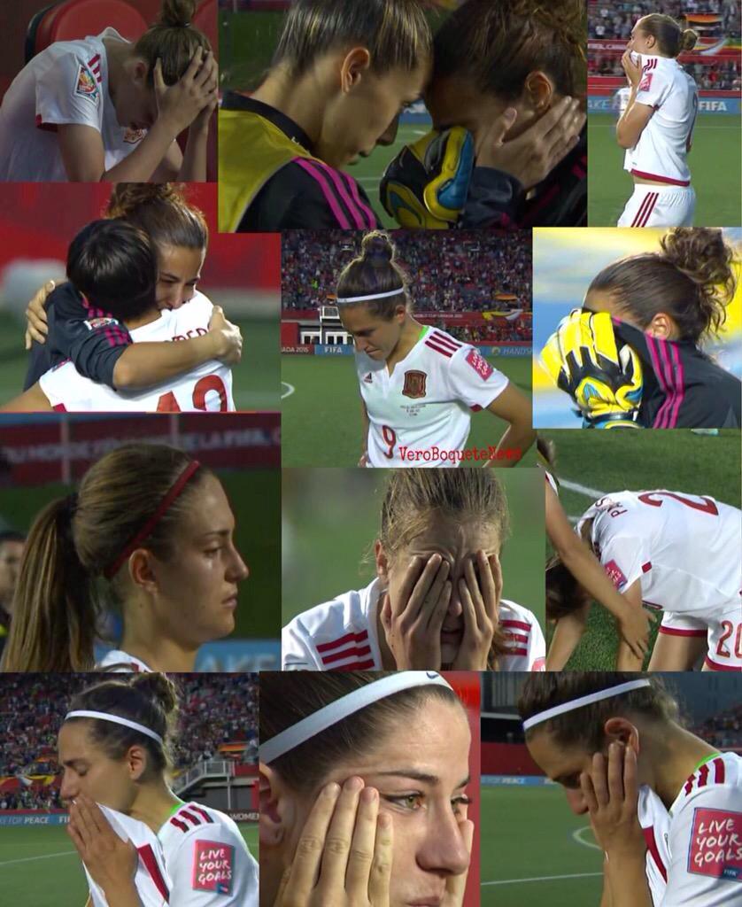 EllasSonDeporte's tweet photo. Dicen que sólo es fútbol, y femenino. Una imagen vale más que mil palabras. ¡Orgullo!🇪🇸  #nosois23somostodoelfutfem http://t.co/Y4gQ28EmOD