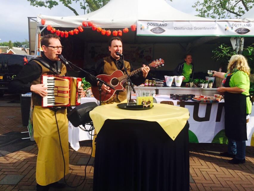 Culinair2015's tweet photo. Eindelijk zon! En supergezellig! Et zijn nog een paar oostlandtasjes. http://t.co/EpDt2pCwYD
