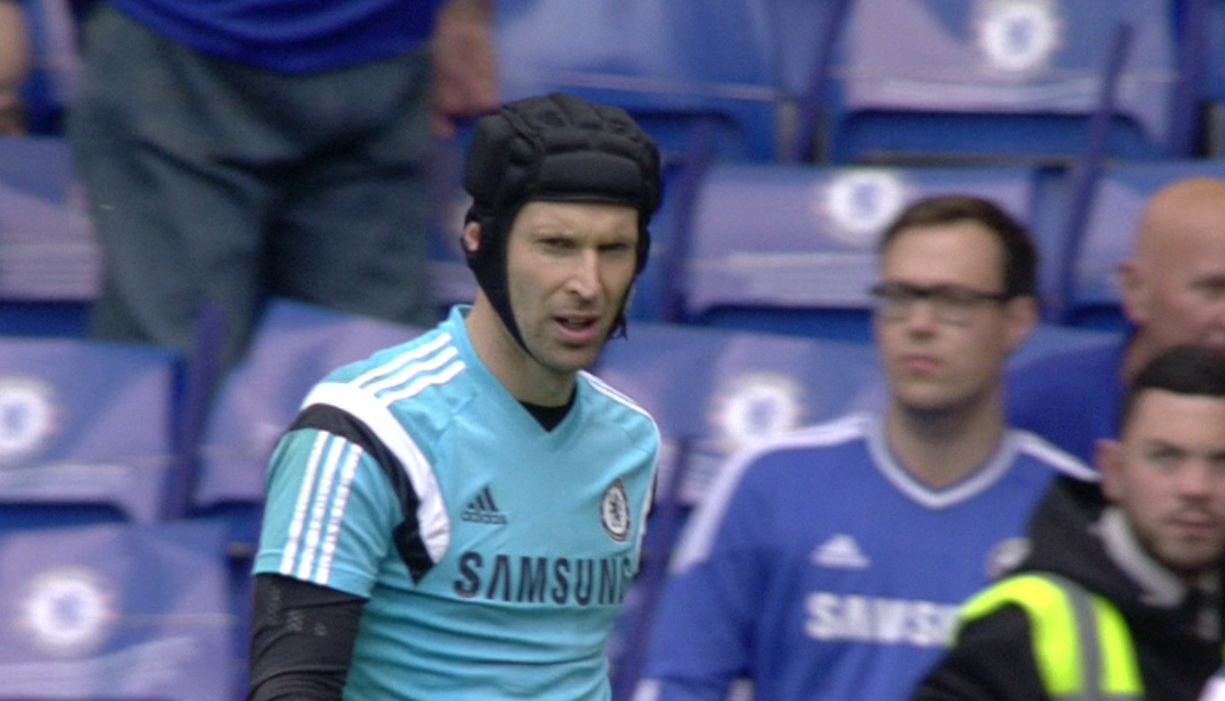 SkySportsNews's tweet photo. The Petr Cech to Arsenal move is close. Our information is that only a fee needs to be agreed with Chelsea #SSNHQ http://t.co/k0uMFISbGk