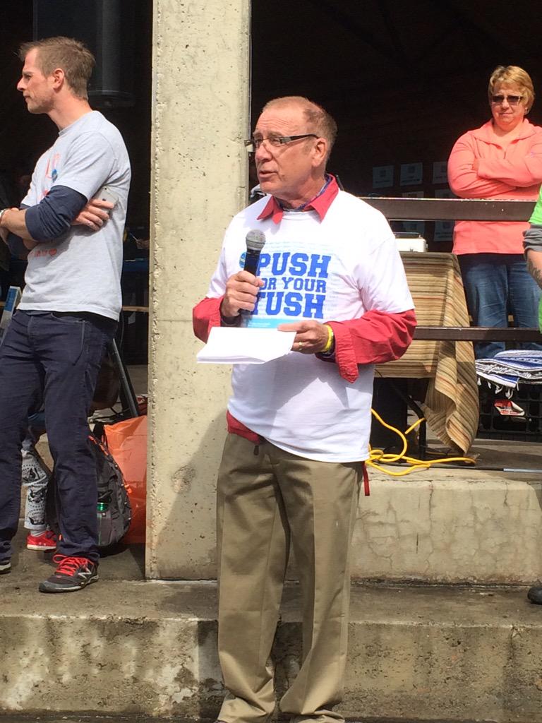Karski01's tweet photo. Dr Wally Temple Chief of Surgical Oncology speaking at start of the Colon Cancer walk #PushForYourTushca @Crackmacs http://t.co/3q6WQ4c0iF