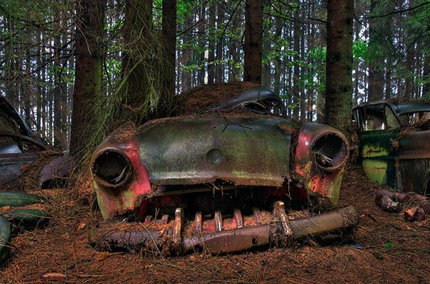 carscavescastle's tweet photo. Ashes to ashes... see ya next time around.. http://t.co/oCsBV04GwM 
#lost #cars #vintage http://t.co/NlTICgMLdS