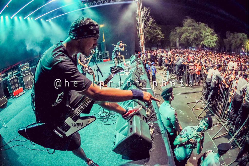 hellprint's tweet photo. Hellprint Tour #Audisi3
#SportCentre #Indramayu
#WestJavaInvasionFestival
#RoadToHellprint2016
#LatePost #EDANKEUN http://t.co/rE82uJtDXx