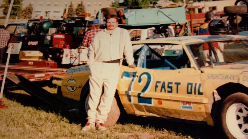 great_buffalo's tweet photo. @VntgSprintCars #DadDrivers it's a cool thing to race against your father. #HappyFathersDay http://t.co/8eFyPznayA