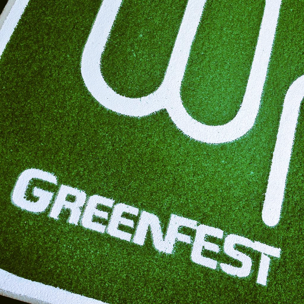 FOTOEZH's tweet photo. Совсем скоро-новые фотографии #GreenFest2015 
#greenfest #tuborg #туборг #muse #poetsofthefall # gusgus #jackaction http://t.co/OK1hRWU0Ey